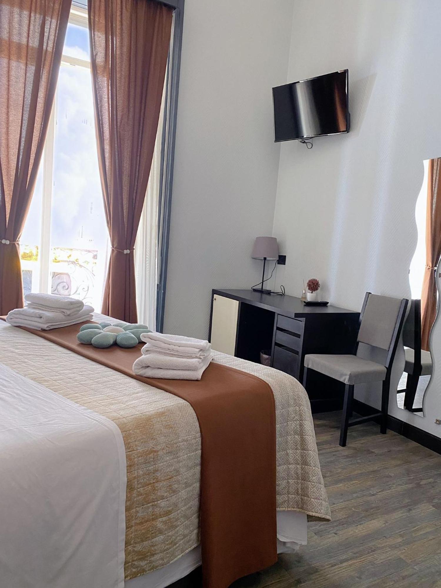 Dolce Vita Rooms Napoli Exterior foto