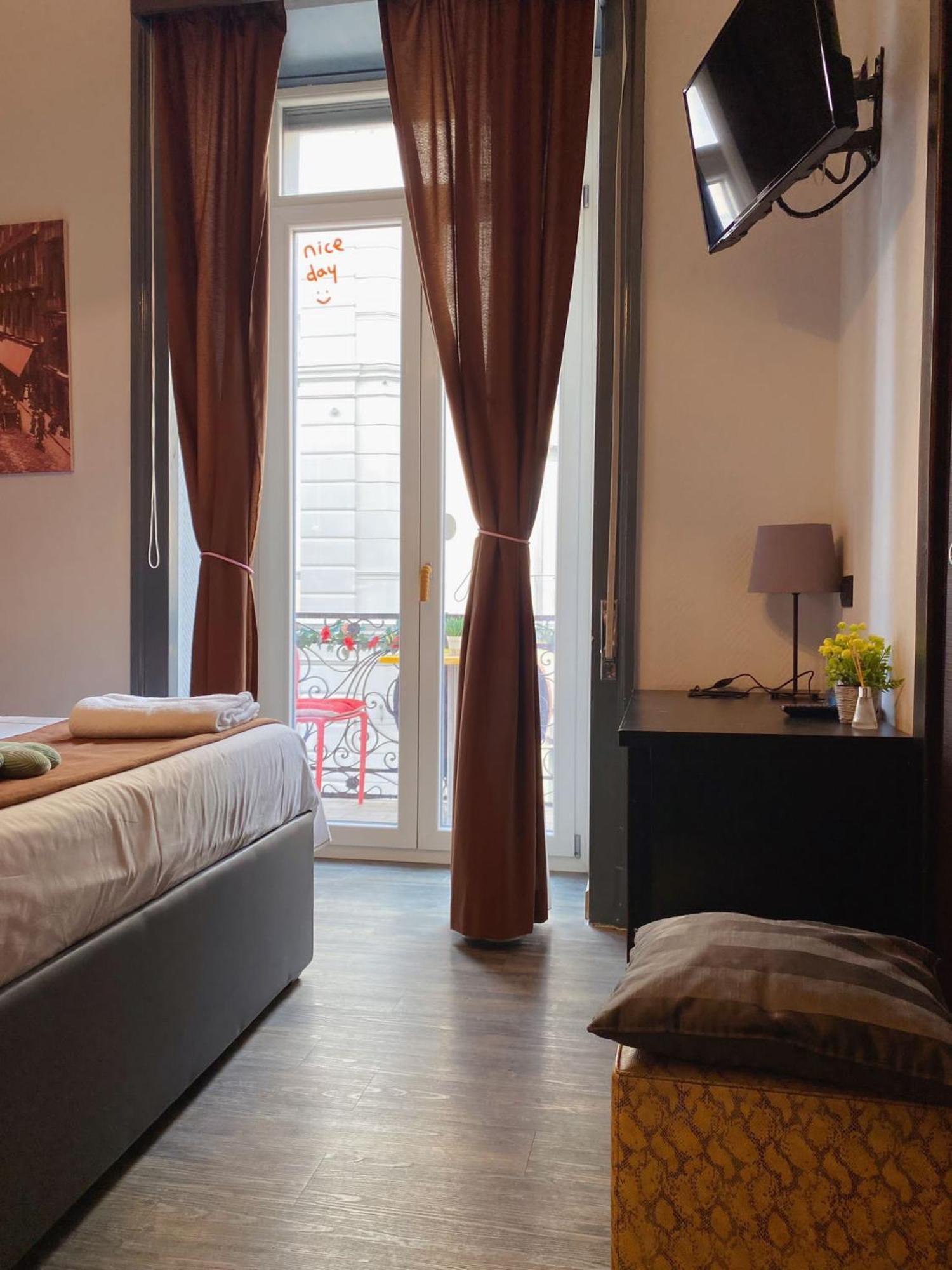 Dolce Vita Rooms Napoli Exterior foto