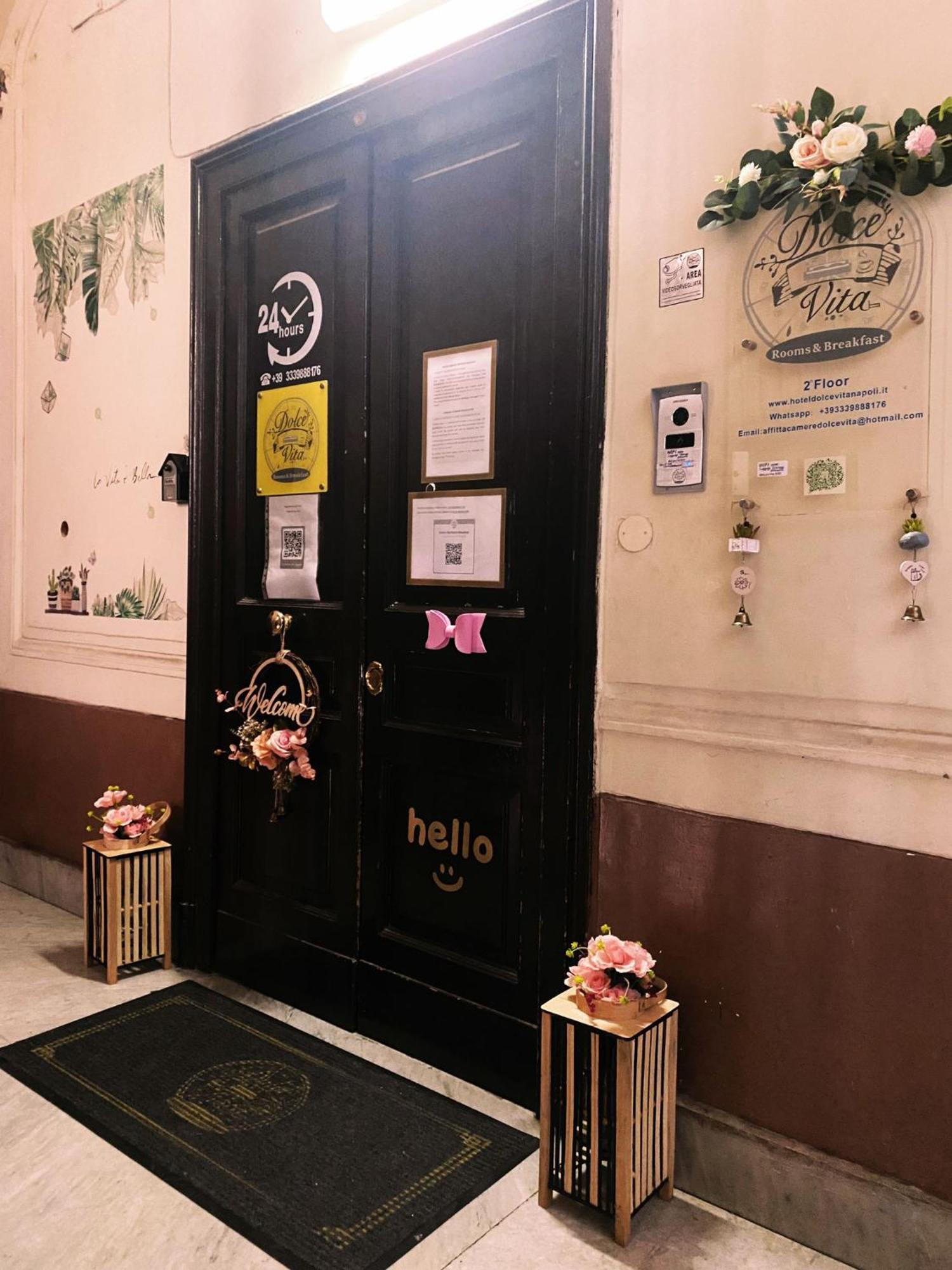 Dolce Vita Rooms Napoli Exterior foto