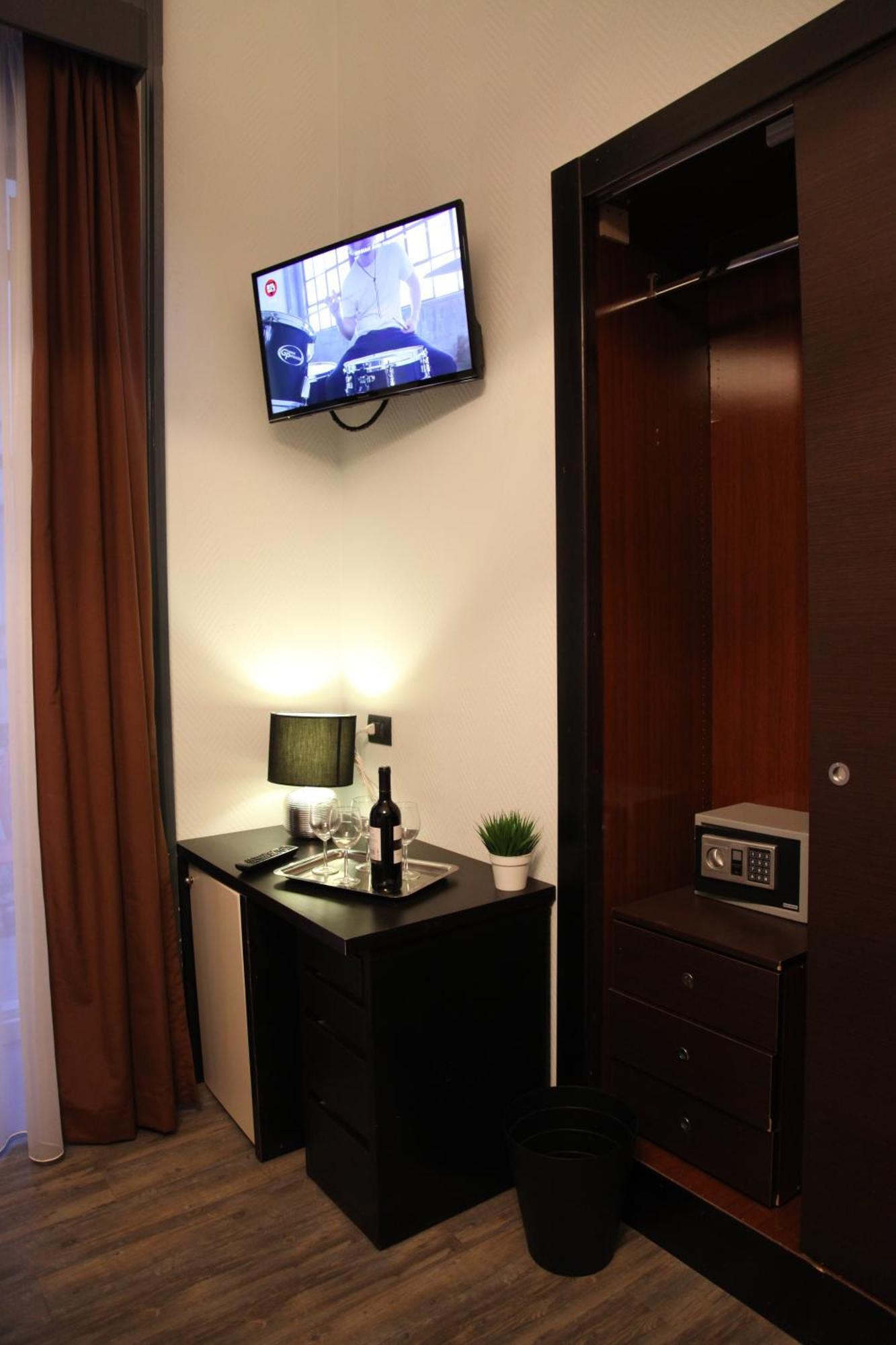 Dolce Vita Rooms Napoli Exterior foto