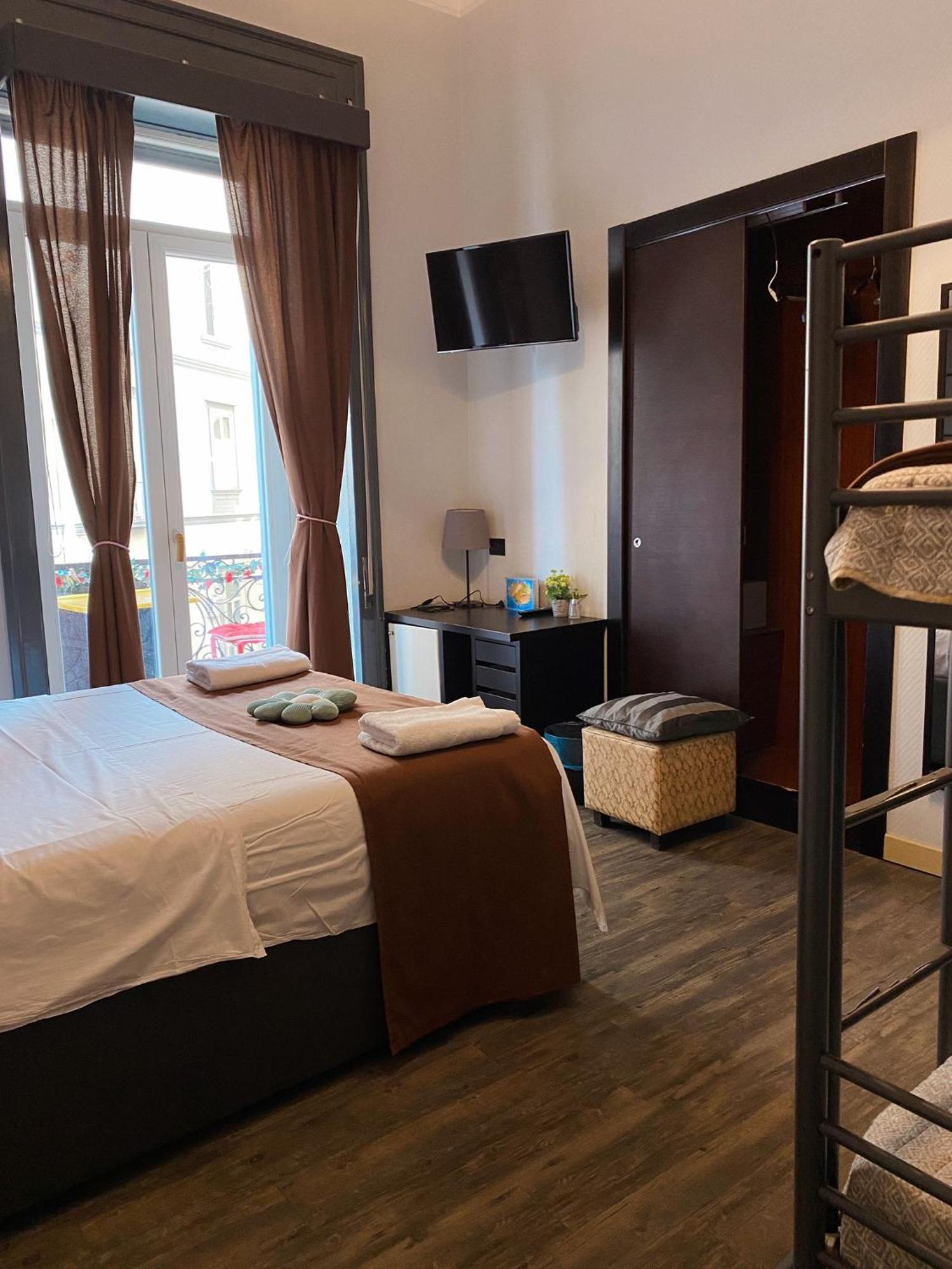 Dolce Vita Rooms Napoli Exterior foto